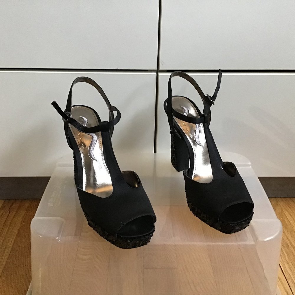 Nina Peep toe sparkly block heel size 8